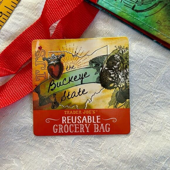 Trader Joe’s Plastic Reusable Shopping Tote Bag 6 Gallon Ohio Collectible - Picture 13 of 14